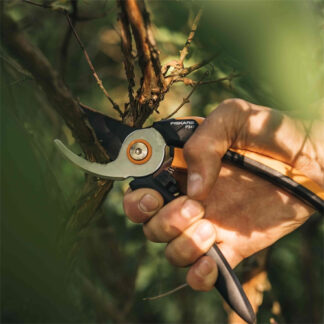Forbice potatura Forbice potatura Fiskars 1057164 SOLID P341 Bypass Nero e Arancio (ord.min.1.00 unità)
