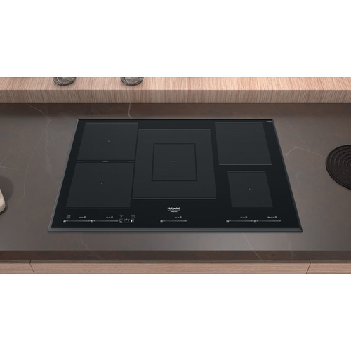 Piano cottura induzione Piano cottura induzione Hotpoint 869991646910 Ht 1090 Ba Black (ord.min.1.00 unità)